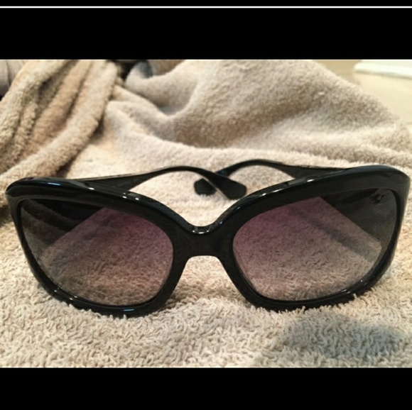 MK Sunnies - Picture 6 of 6